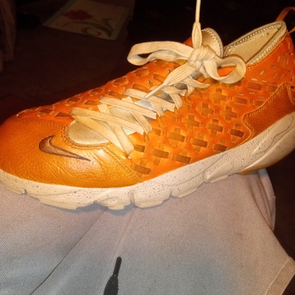Worn twice ,2010 hand woven footscape motionbodega hazelnut grit black386130-200